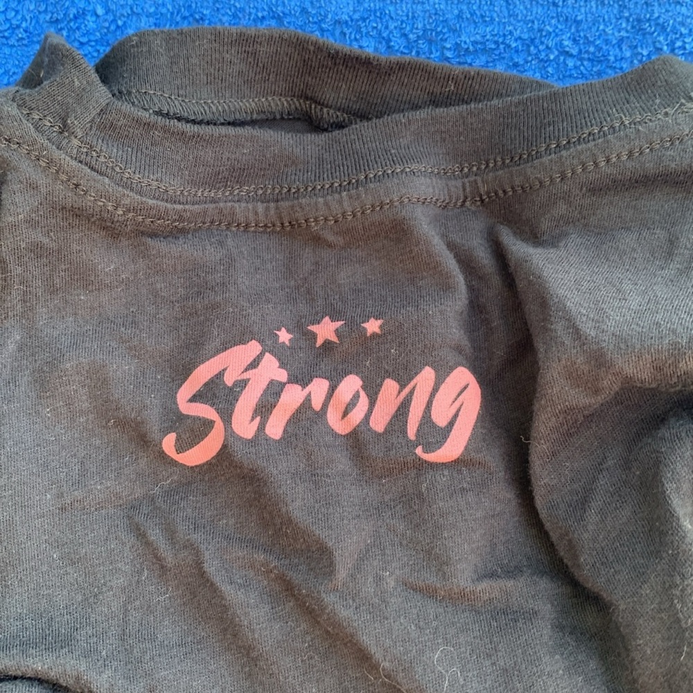 Strong tshirt - Picture 3 of 3